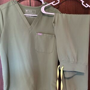 Figs women’s fern scrub set